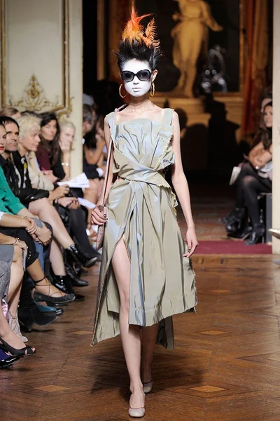 Look 24
